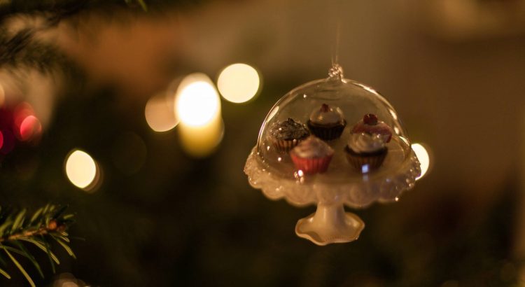 Cup cake ornament